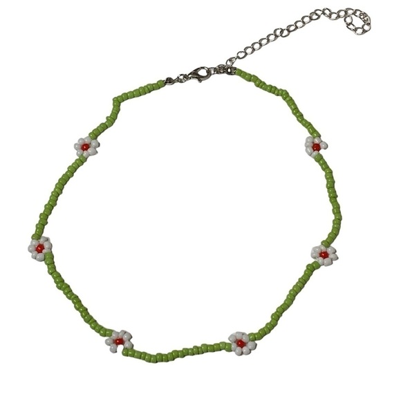 Beaded flower necklace - Picture 1 of 5